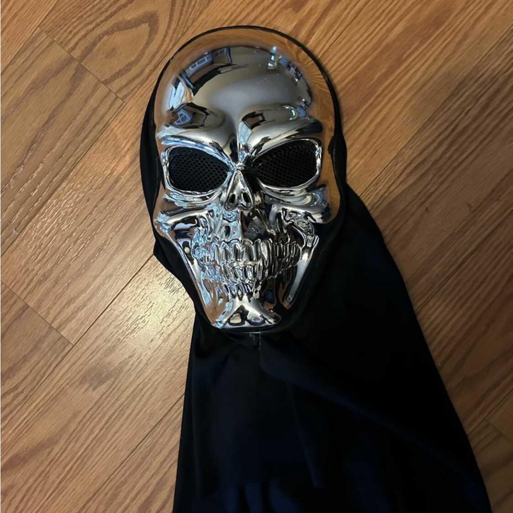 Skeleton mask